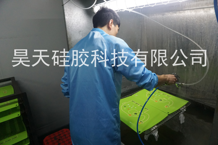 硅膠餐盤_硅膠制品處理加工